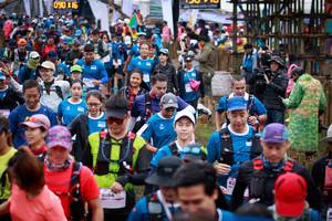 BIB: 913, 060
                            <button type="button" onclick="openModal(13431220)" class="btn btn-primary btn-sm float-right btn-popup" data-toggle="modal" data-target=".modal-high-quality">
                        <i class="fas fa-shopping-cart"></i> Add to Cart
                    </button>
                                            <button type="button" onclick="isThisMe(13431220, true)" class="btn btn-success btn-sm float-right btn-popup btn-isme hidden" data-toggle="tooltip" data-placement="bottom" title="นี่คือรูปของคุณใช่ไหม คลิกที่นี่เพื่อเอาเข้าอัลบั้ม">
                        <i class="fas fa-plus"></i> Add to album
                    </button>
                    <button type="button" onclick="isThisMe(13431220, false)" class="btn btn-warning btn-sm float-right btn-popup btn-isnotme hidden">
                        <i class="fas fa-ban"></i> Remove from album
                    </button>